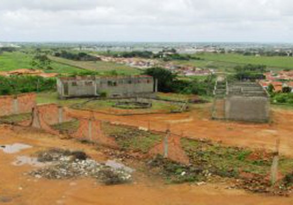Escola de Educação Infantil está com obras paralisadas em Arapiraca