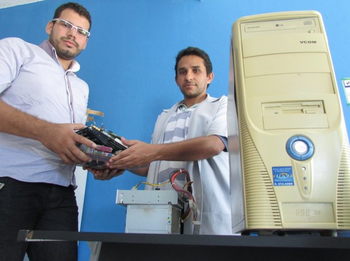 Slum orienta sobre descarte adequado do lixo eletrônico