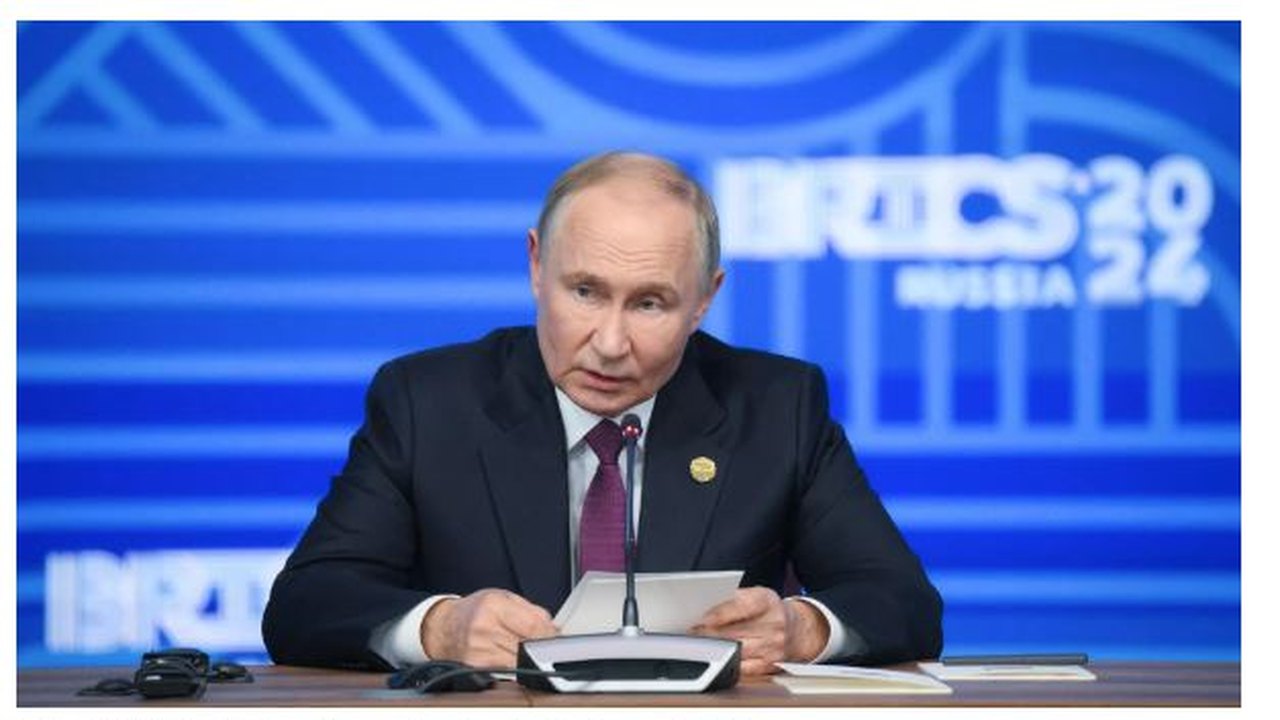Vladimir Putin, presidente da Rússia, fala com a imprensa sobre resultados da Cúpula do BRICS