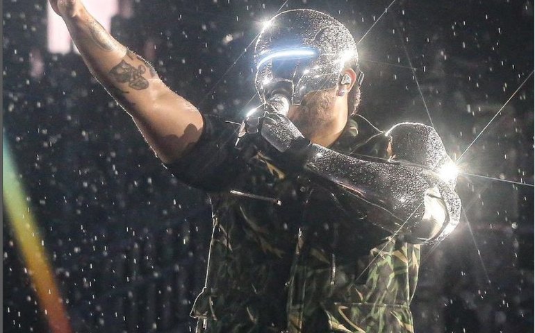 The Weeknd faz espetáculo distópico em show para 48 mil em SP