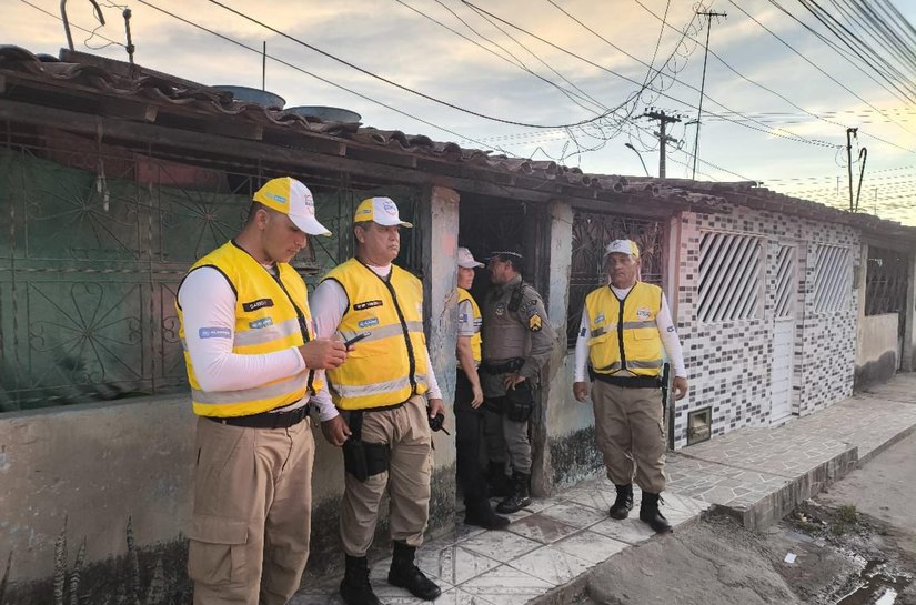 Ronda no Bairro acolhe família em situação de vulnerabilidade e articula apoio social em Rio Largo