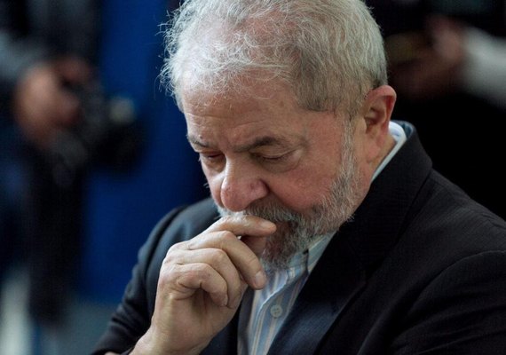 Lula 'foge' de debate com presidenciáveis no SBT