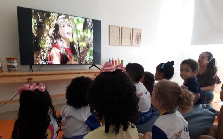 Leitura e diversão: Prefeitura promove colônia de férias na Arapiraquinha do bairro Canafístula