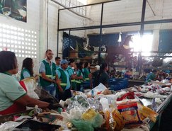 Visita à ccoperativa de reciclagem. Foto: Ascom Sudes 