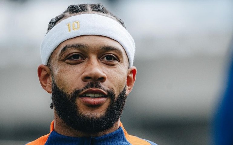 Reforço do Corinthians, Memphis Depay chegou ao Brasil em um jato de mais de R$ 100 milhões; veja detalhes e fotos