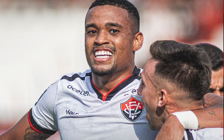Vitória vence Atlético-GO, em Goiânia, mas segue na zona do rebaixamento do Brasileirão