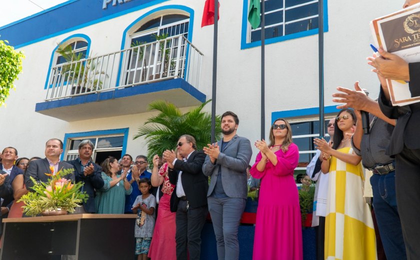 Solenidade de hasteamento de bandeiras abre comemorações dos 130 anos de Emancipação Política de Traipu