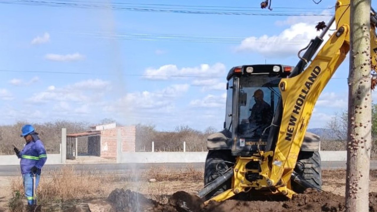 Operações de combate à perda de água encontram desvios de 140 mil litros de água por dia no interior de Alagoas
