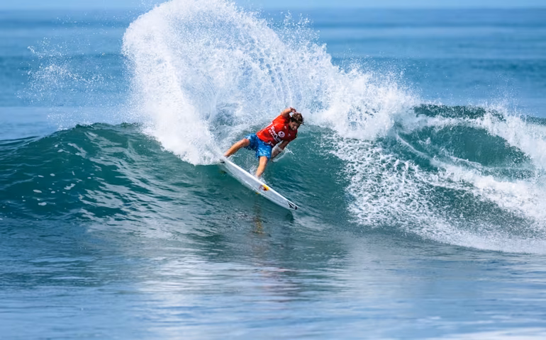 Semis e finais do surfe são reagendadas e correm risco de adiamento na Olimpíada