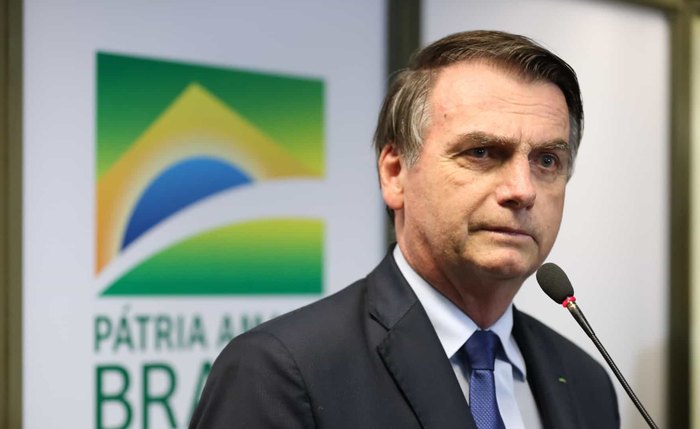 Para analistas e políticos, Bolsonaro precisa urgentemente tentar emplacar sua agenda no Congresso