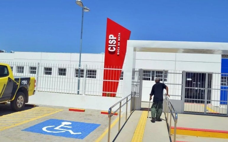 Grávida de 17 anos denuncia agressões da própria mãe por ciúmes do padrasto, em Boca da Mata