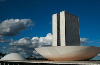 Câmara aprova MP que concede crédito para empresas