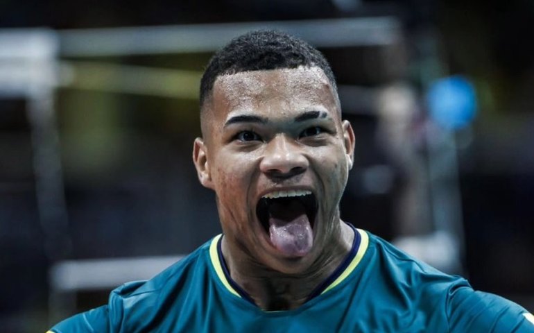 Quem é Darlan, destaque do vôlei que faz 'jutsu' de Naruto e disputa posição com o irmão