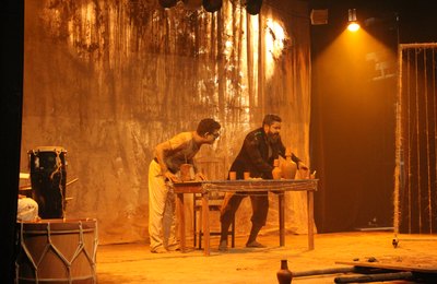 Estudantes do interior prestigiam espetáculo “Do Barro ao Sangue” no Jofre Soares