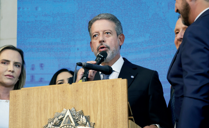 Lira ganha mais fôlego para a disputa por uma das duas vagas de senador