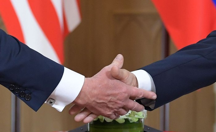 Ataque de falsa bandeira antes de cúpula Rússia-EUA por Kiev é 'altamente provável', diz analista