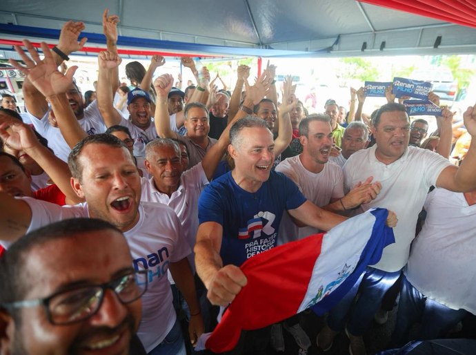 Banho de alegria: Murici recebe Renan Filho com festa