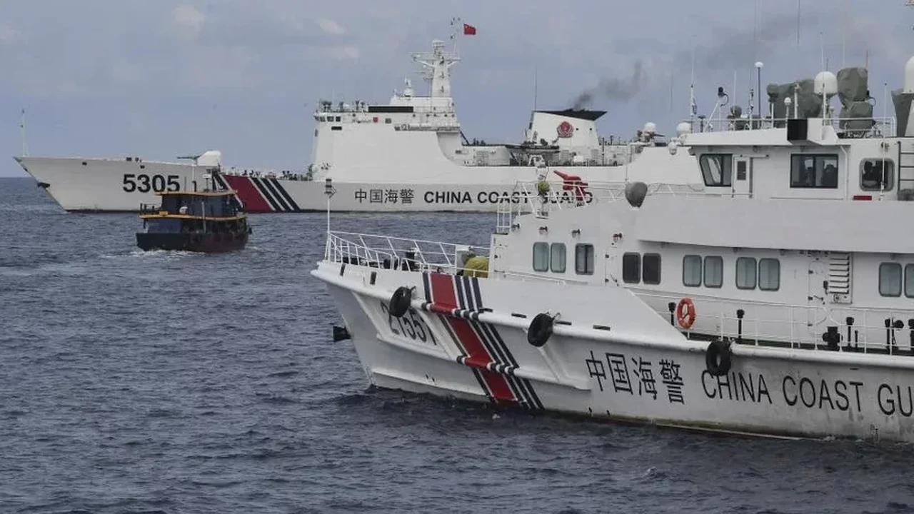 China acusa Filipinas de colisão deliberada entre navios da guarda costeira