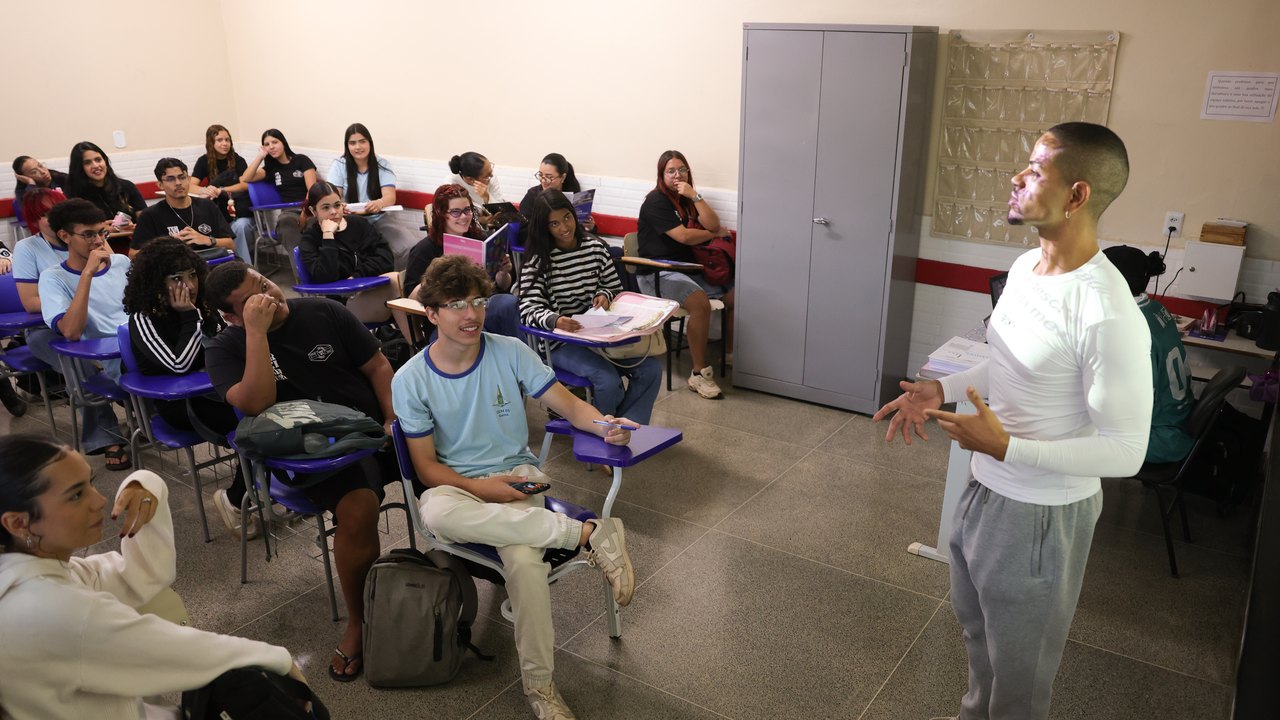 Enem 2026: Inscritos automaticamentes devem escolher idioma da prova