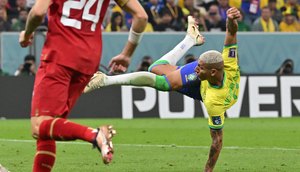 de-lado-o-voo-de-richarlison-para-o-segundo-gol-24112022174618487 / Foto: Foto: Giuseppe CACACE / AFP