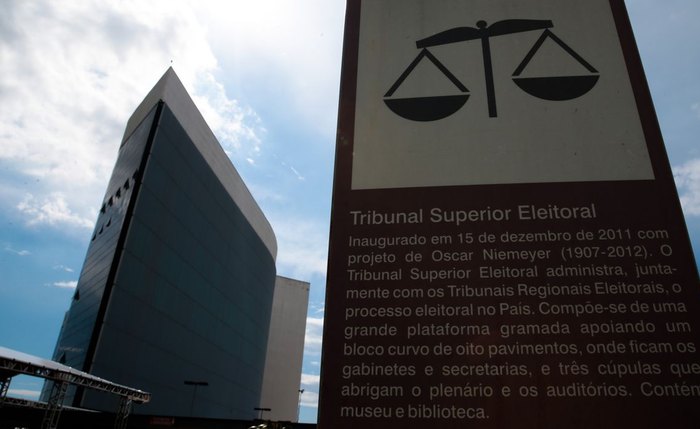 União Brasil, PT, MDB, PSD e PP receberam 47,24% dos R$ 4,9 bilhões União Brasil, PT, MDB, PSD e PP receberam 47,24% dos R$ 4,9 bilhões