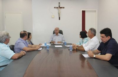 Prefeito Rogério Teófilo debate Projetos de Lei com vereadores de Arapiraca