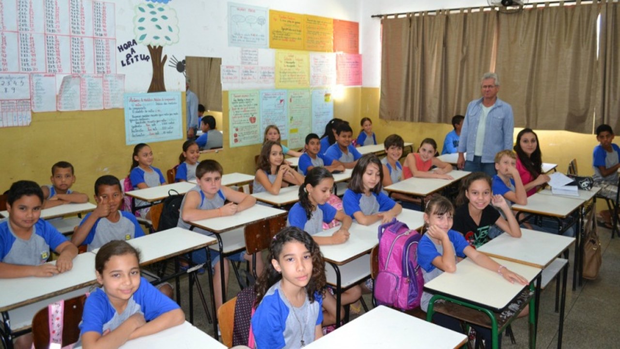 Atraso: 230 mil alunos da rede estadual estão sem material escolar