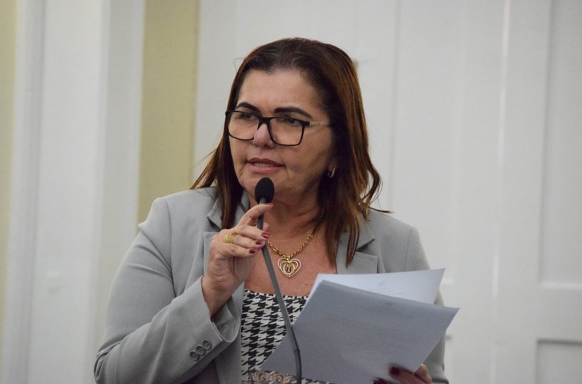 Deputada Ângela Garrote quer a demissão de servidores de Estrela que receberam auxílio emergêncial
