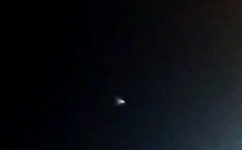 Objeto não identificado no céu deixa moradores curiosos em Palmeira