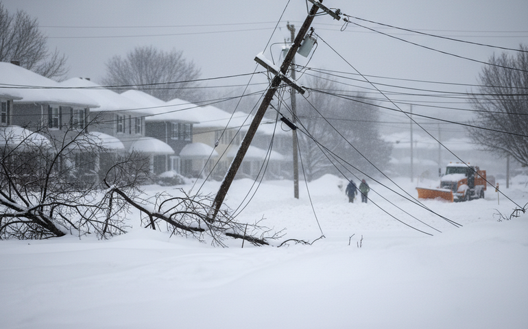 Nevasca no Nordeste dos EUA começa a dar trégua, mas 600 mil seguem sem energia
