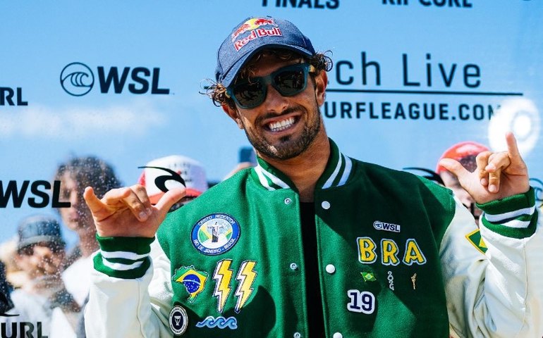 Surfista João Chianca se manifesta pela 1ª vez após acidente no Havaí