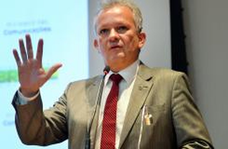 Ministro defende que operadoras tenham planos de internet limitados e ilimitados