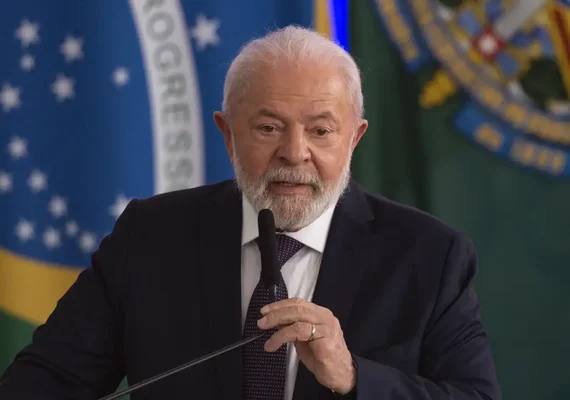 Após acusações contra Silvio Almeida, Lula afirma que 'alguém que pratica assédio não pode ficar no governo'