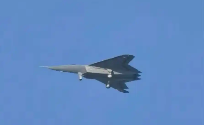 J-50 da China é passo importante na corrida com EUA pelo domínio da 6ª geração de caças, diz mídia J-50 da China é passo importante na corrida com EUA pelo domínio da 6ª geração de caças, diz mídia