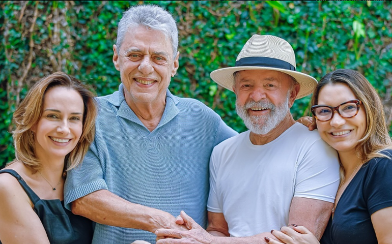 Lula e Janja recebem visita de Chico Buarque e Carol Proner em SP