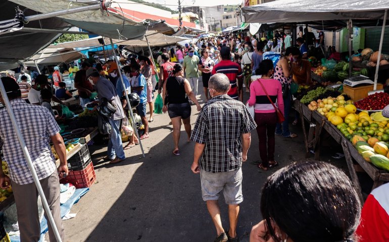 Dia do Evangélico: Comércio e feira livre funcionam até as 14h em Palmeira dos Índios