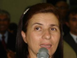 Cantora Eliã Oliveira