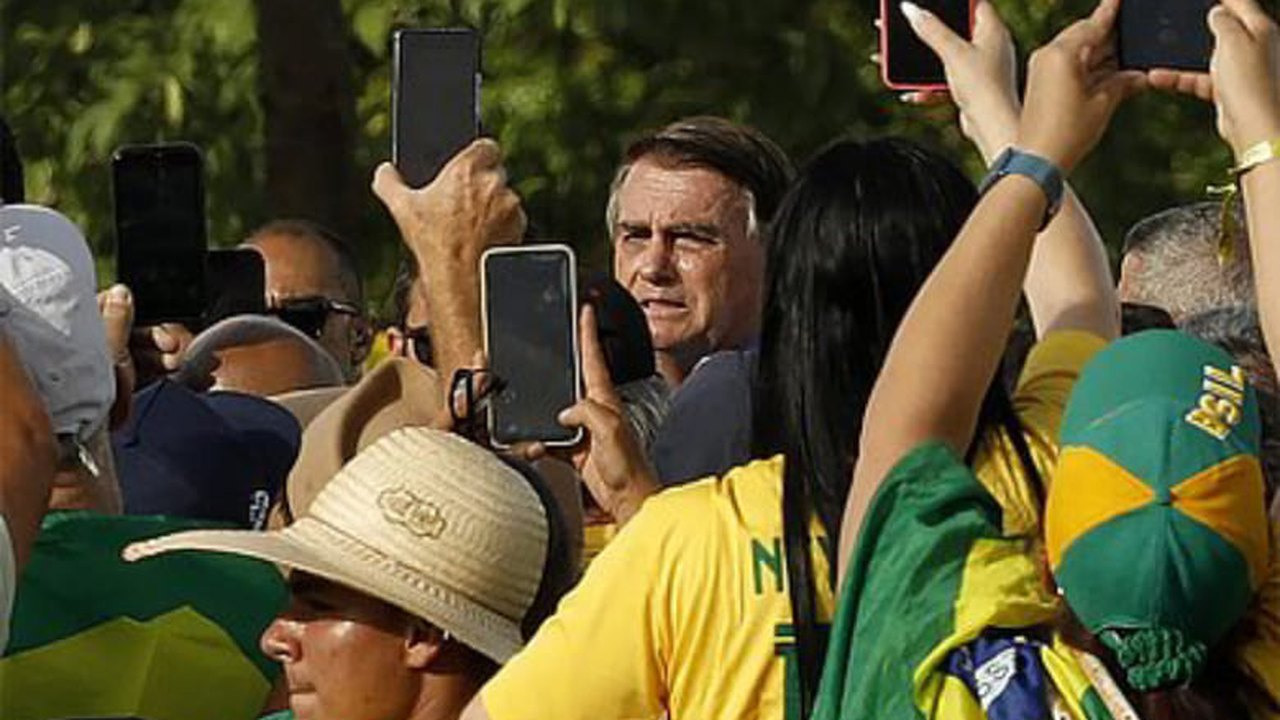 Bolsonaro rompe silêncio: ‘Quem decide para onde vão as Forças Armadas são vocês’