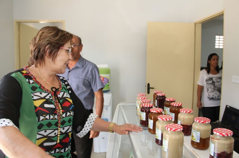 Como último ato, Célia inaugura cozinha comunitária na Baixa do Capim