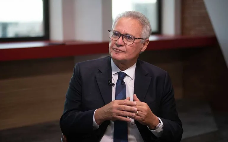 Renan Calheiros quer fazer devassa no Itamaraty de Bolsonaro