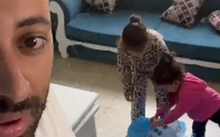 Brasileiros recebem mantimentos em Khan Younes: 'A gente estava louco para beber água boa'