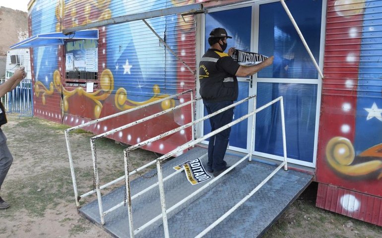 Fiscais interditam circo em Mangabeiras que funcionava de forma clandestina