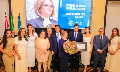 Ministra Marluce Caldas recebe o título de Cidadã Honorária de Maceió durante solenidade promovida pela Câmara Municipal. - Foto: Assessoria