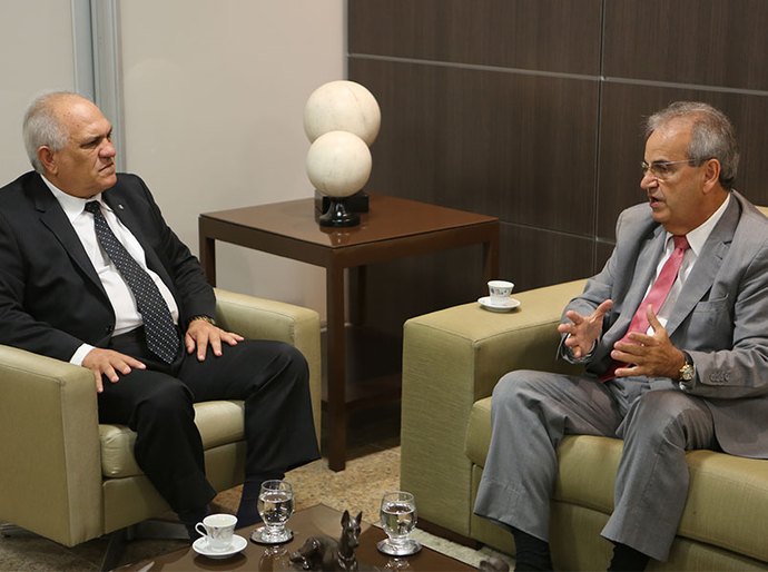 Presidente do TJ/AL discute parcerias com conselheiro do TCE/AL