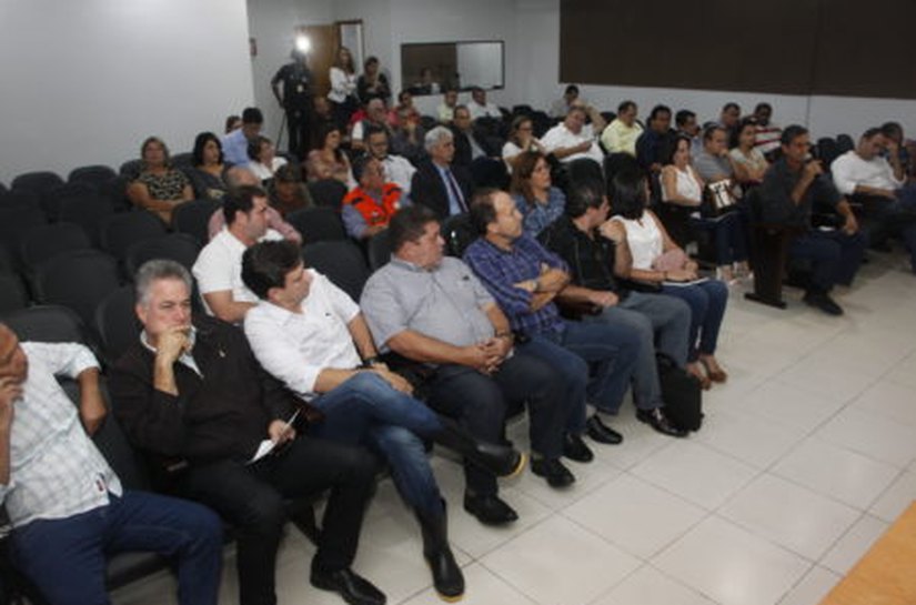 Indicador de consumo retrai em maio e reflete desemprego, diz Fecomércio