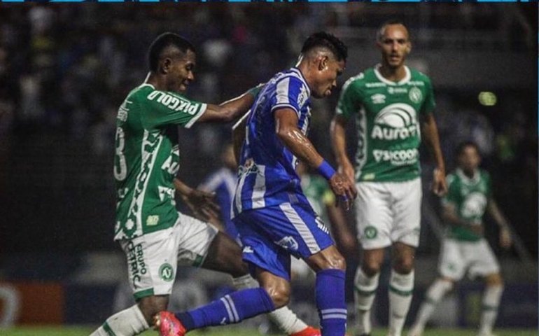 Chapecoense busca empate com CSA no fim pela Série B graças a auxílio do VAR