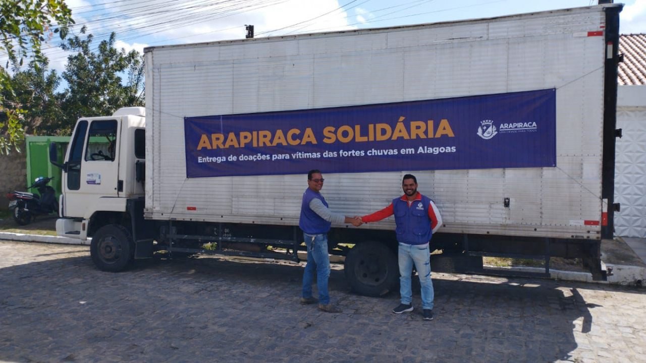 Prefeitura de Arapiraca inicia entrega de donativos paras vítimas das enchentes em AL