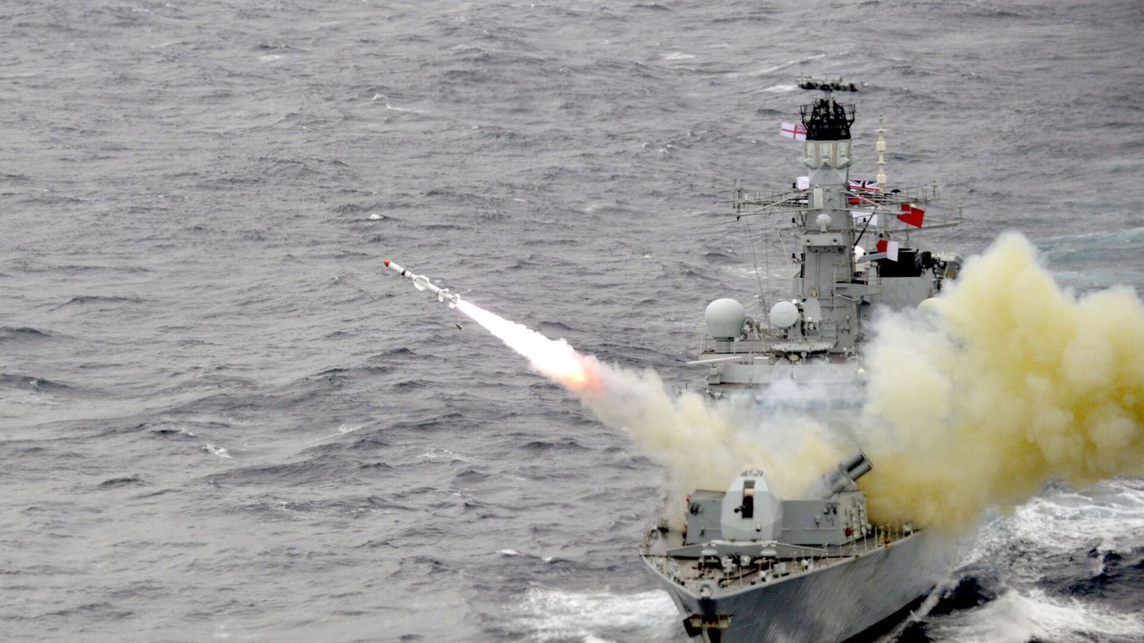 Mídia: China constrói mais navios em 4 anos do que possui toda a força militar da Marinha britânica