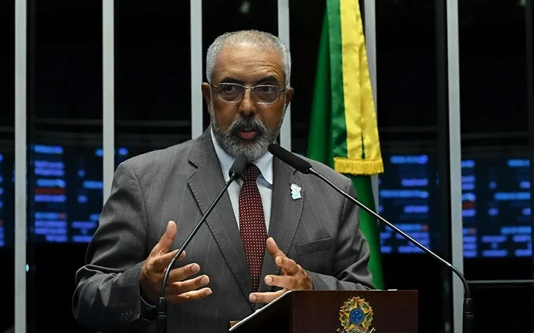 Paim cobra avanço de PEC que acaba com a escala 6x1