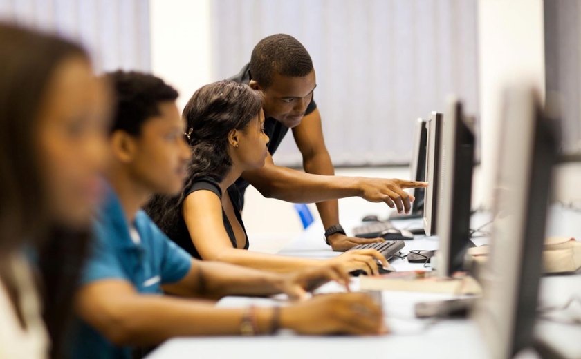 Servidores da Educação podem participar de curso gratuito sobre relações étnico-raciais e quilombolas da Ufal